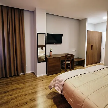 In Center 3* Tirana