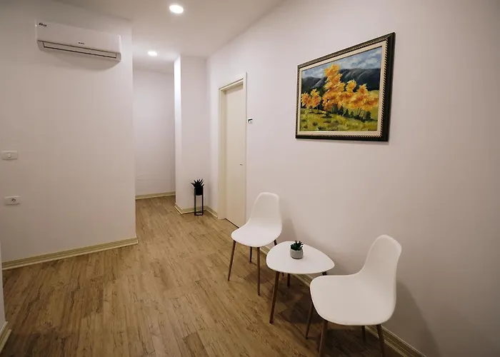 ホテル In Center ティラナ