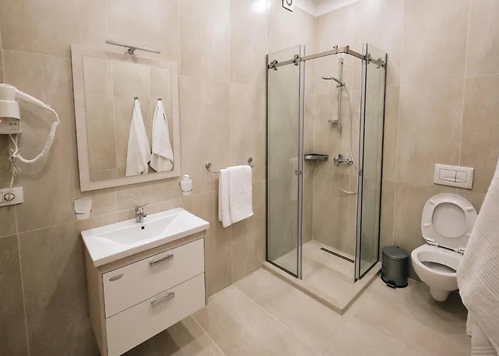 ホテル In Center ティラナ