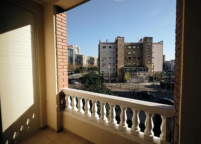 In Center 3* ティラナ